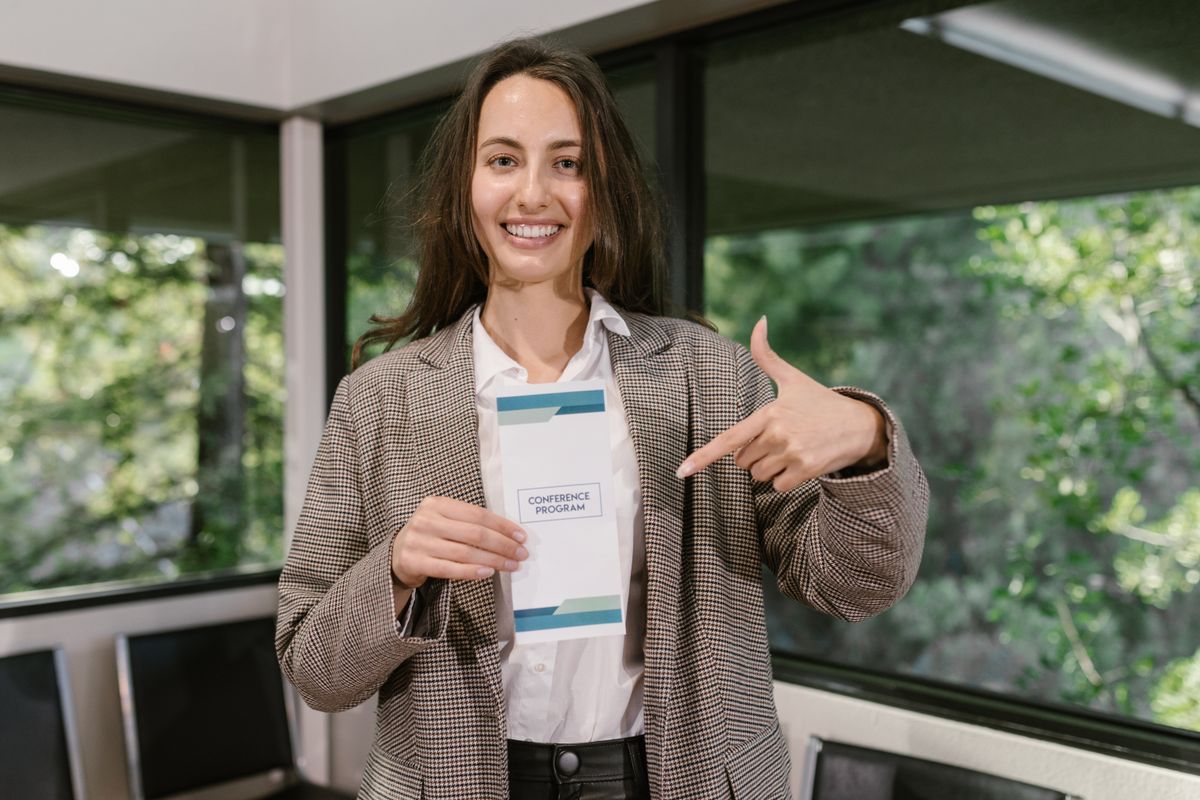 Why Travel Teams Need Smarter Brochure Tracking